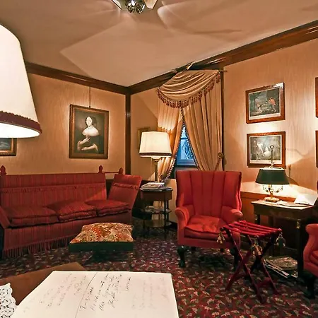 Dei Limoni Tower 4* Lucca